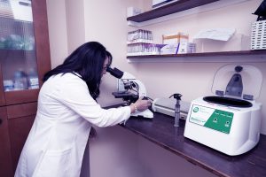 Dr. Glenda Thomas DNP, ARNP, FNP-C in VeneSalud Office